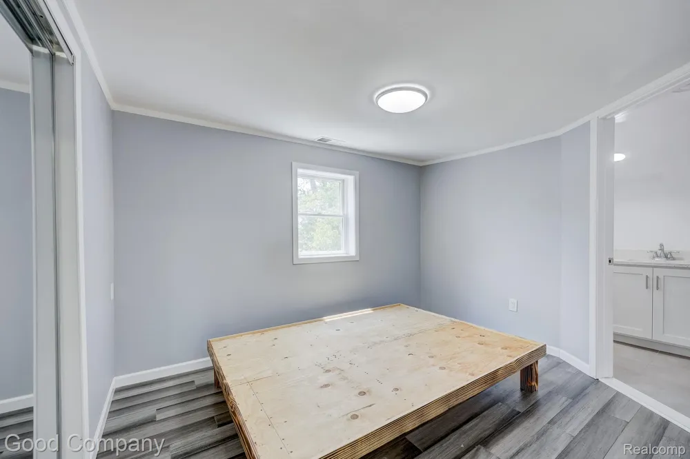 335 W Lincoln Avenue Madison Heights City, MI 48071