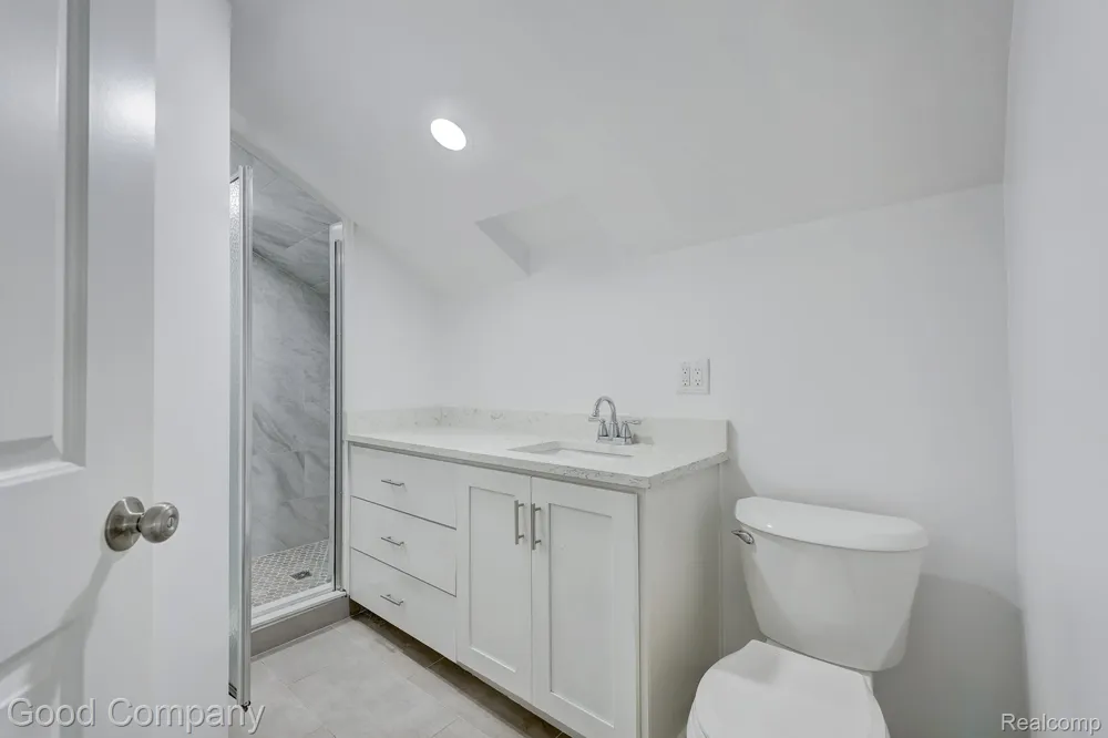335 W Lincoln Avenue Madison Heights City, MI 48071