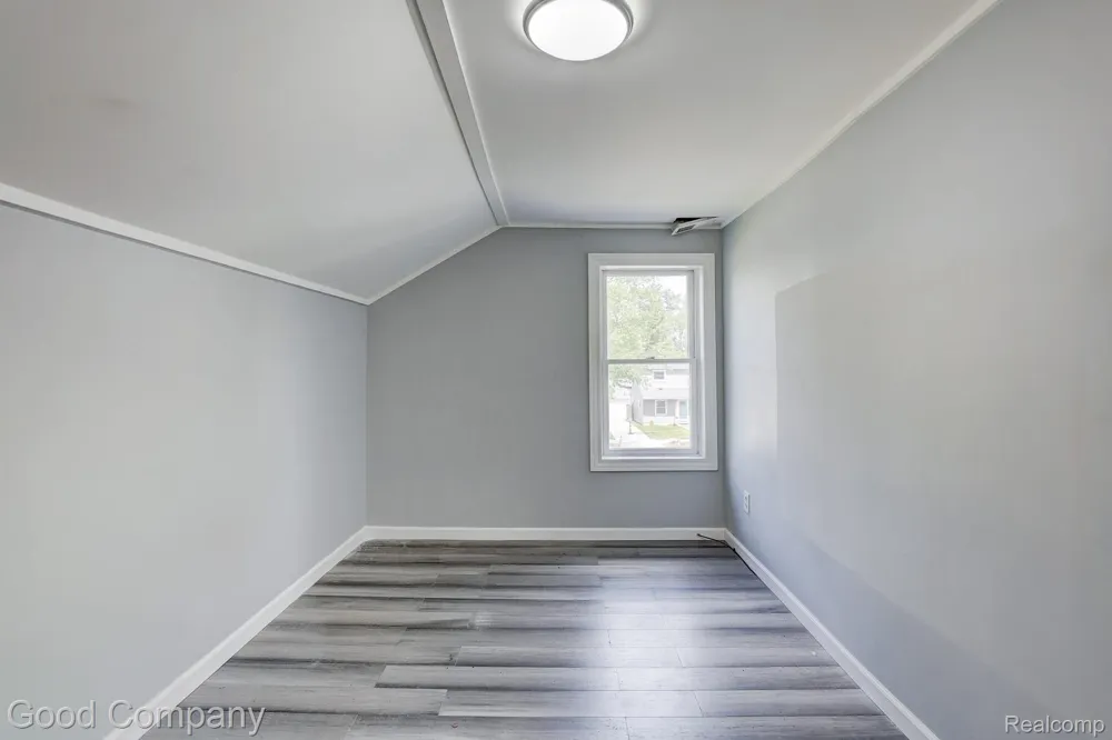 335 W Lincoln Avenue Madison Heights City, MI 48071