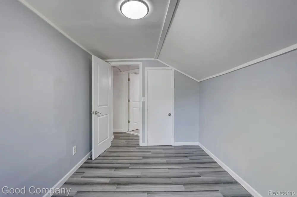 335 W Lincoln Avenue Madison Heights City, MI 48071