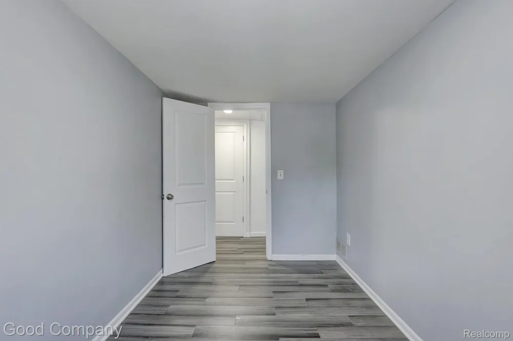 335 W Lincoln Avenue Madison Heights City, MI 48071