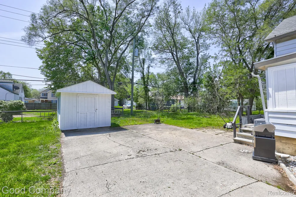 335 W Lincoln Avenue Madison Heights City, MI 48071