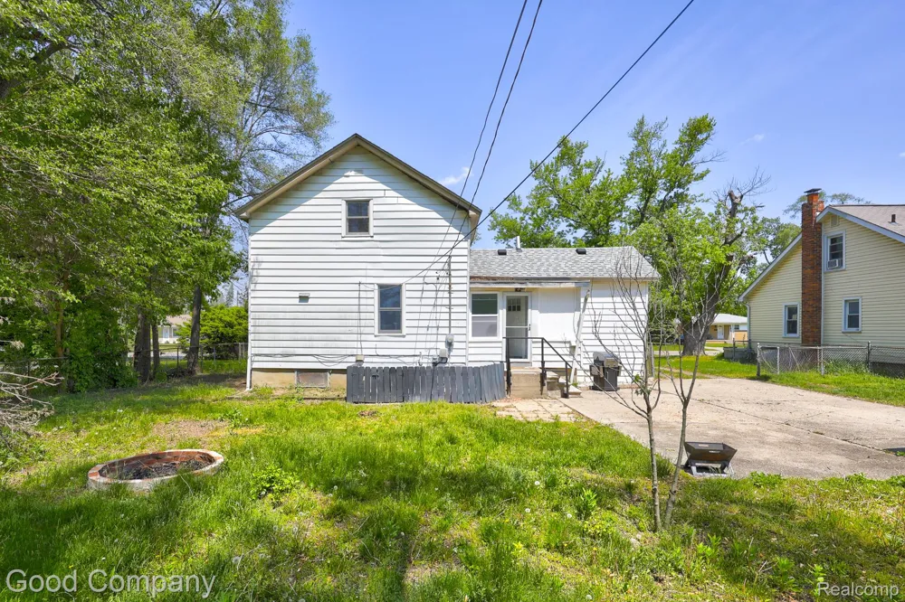 335 W Lincoln Avenue Madison Heights City, MI 48071