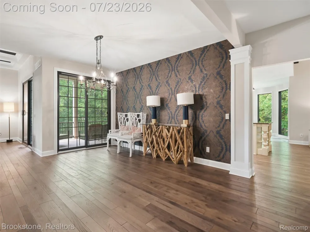 10218 Creekwood Trail Springfield Charter Township, MI 48350