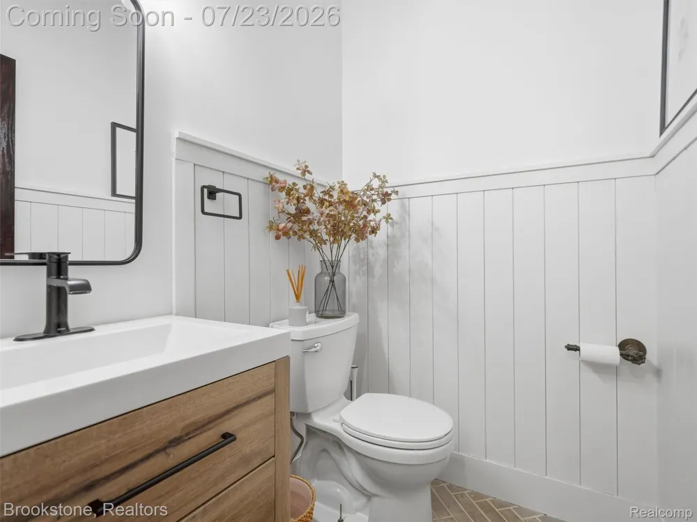 10218 Creekwood Trail Springfield Charter Township, MI 48350