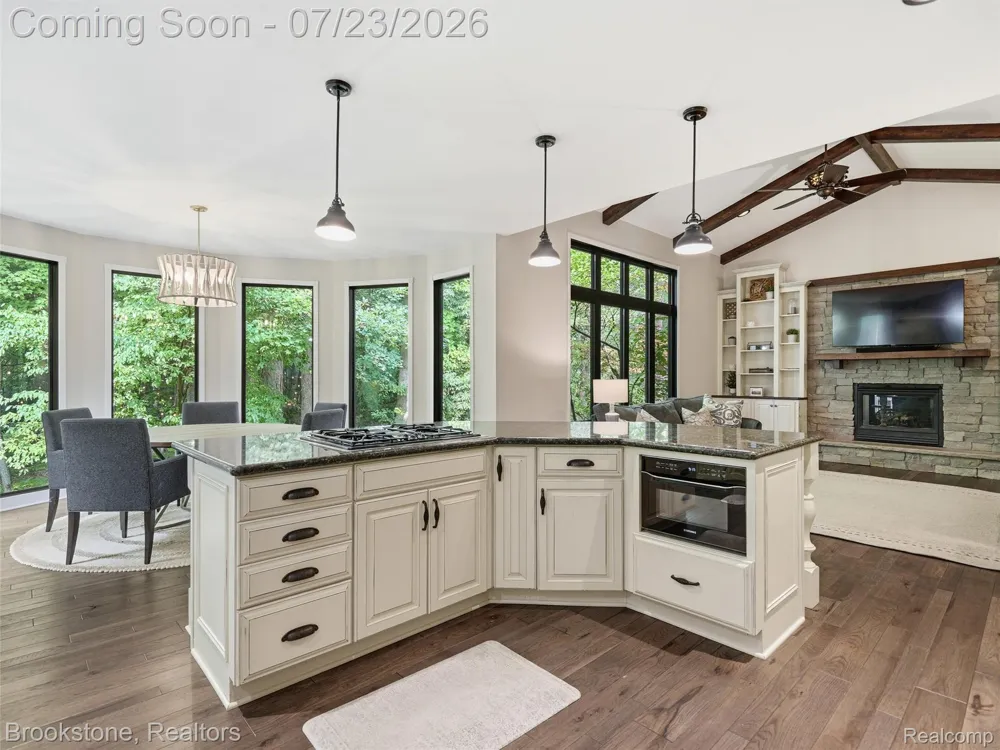 10218 Creekwood Trail Springfield Charter Township, MI 48350