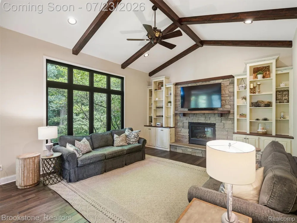 10218 Creekwood Trail Springfield Charter Township, MI 48350