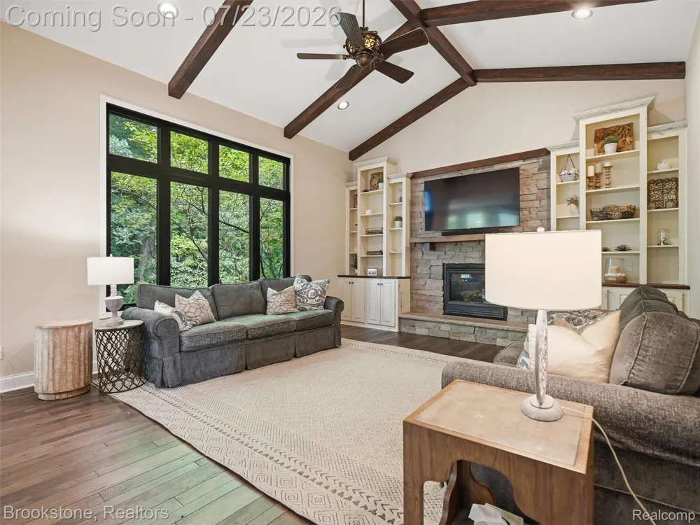 10218 Creekwood Trail Springfield Charter Township, MI 48350
