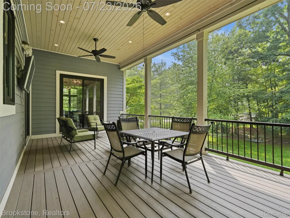 10218 Creekwood Trail Springfield Charter Township, MI 48350