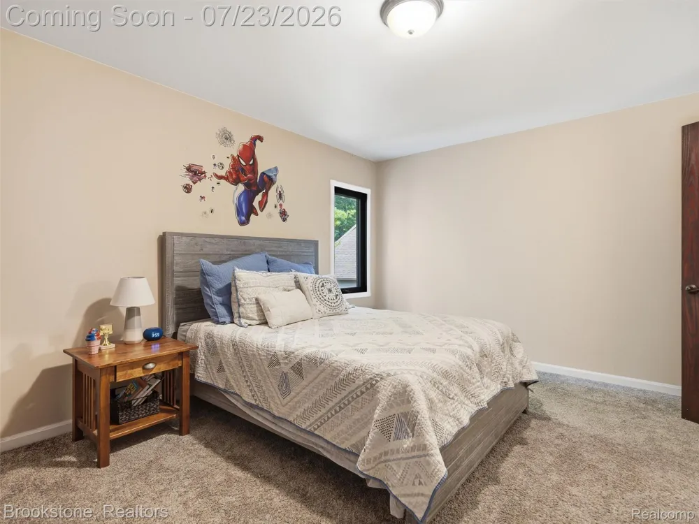 10218 Creekwood Trail Springfield Charter Township, MI 48350