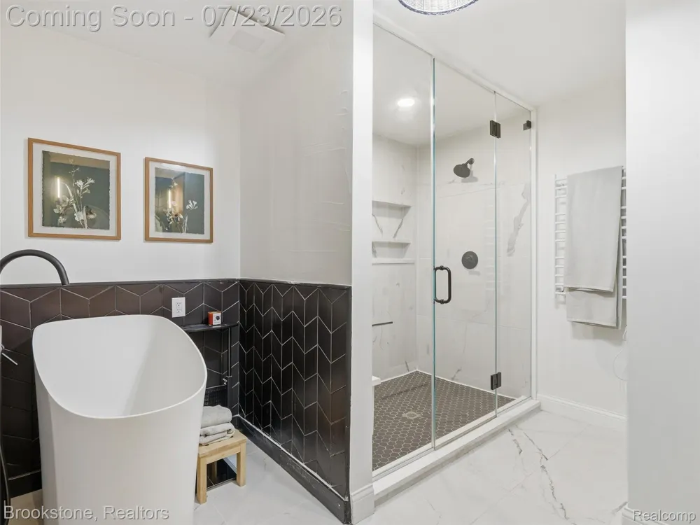 10218 Creekwood Trail Springfield Charter Township, MI 48350