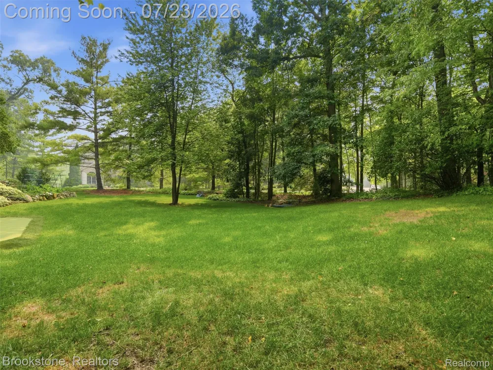 10218 Creekwood Trail Springfield Charter Township, MI 48350
