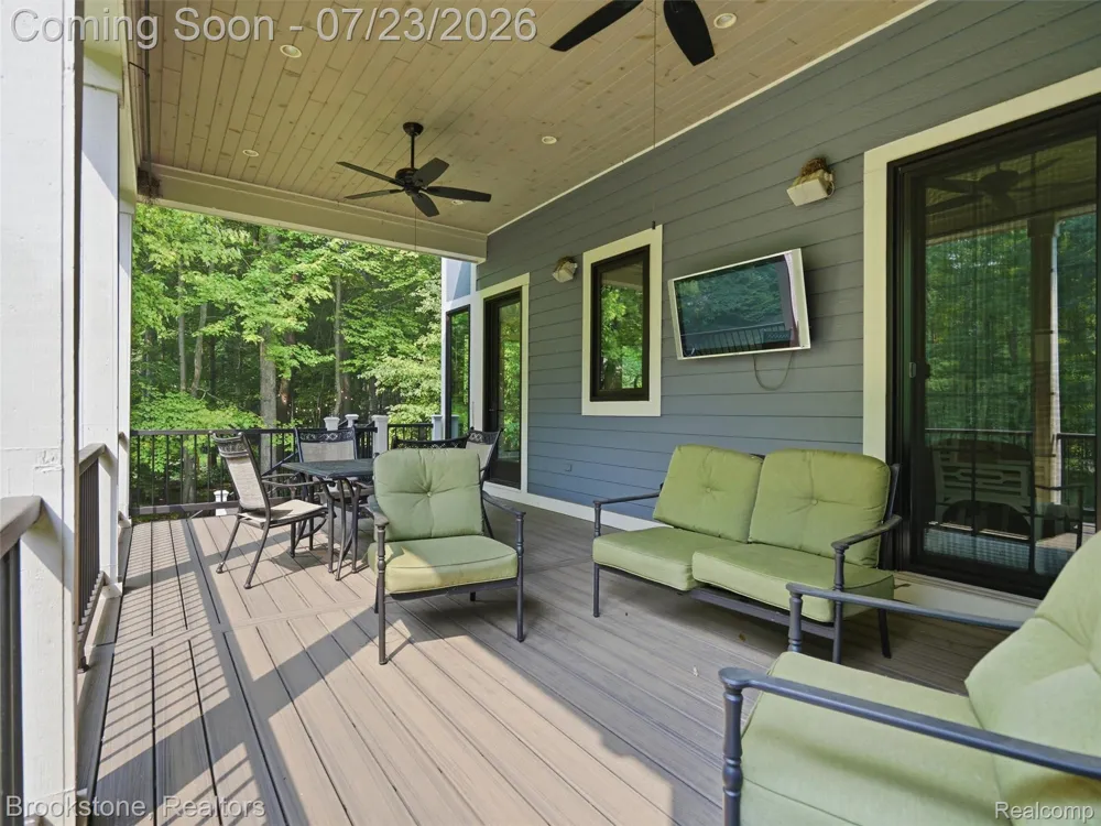 10218 Creekwood Trail Springfield Charter Township, MI 48350