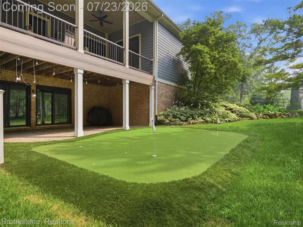 10218 Creekwood Trail Springfield Charter Township, MI 48350