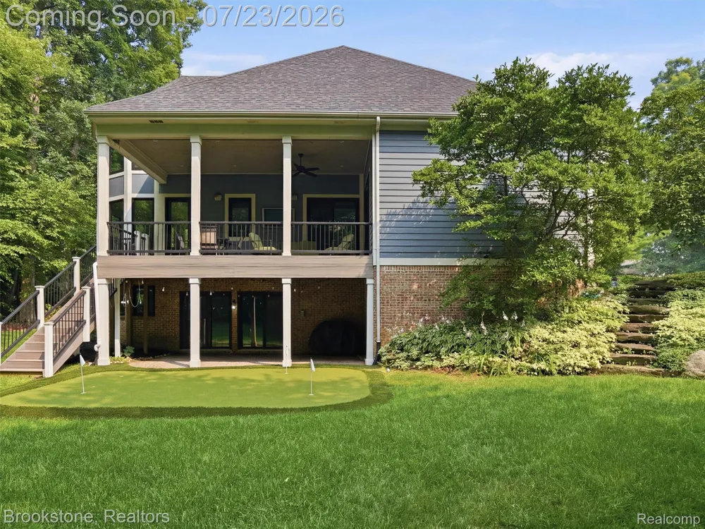 10218 Creekwood Trail Springfield Charter Township, MI 48350
