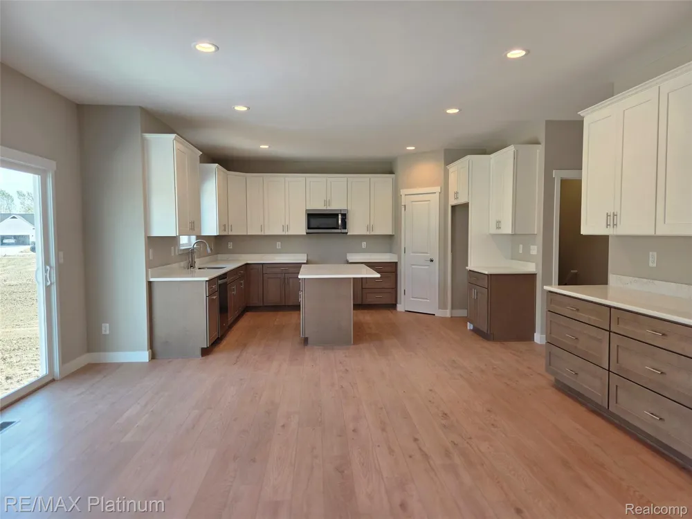 6227 Brook Stone Lane Fenton Charter Township, MI 48451