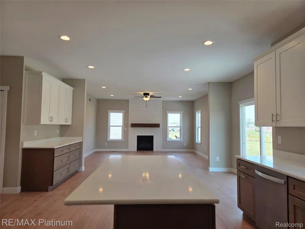 6227 Brook Stone Lane Fenton Charter Township, MI 48451