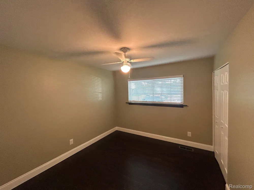 683 E FOX HILLS DRIVE Bloomfield Charter Township, MI 48304