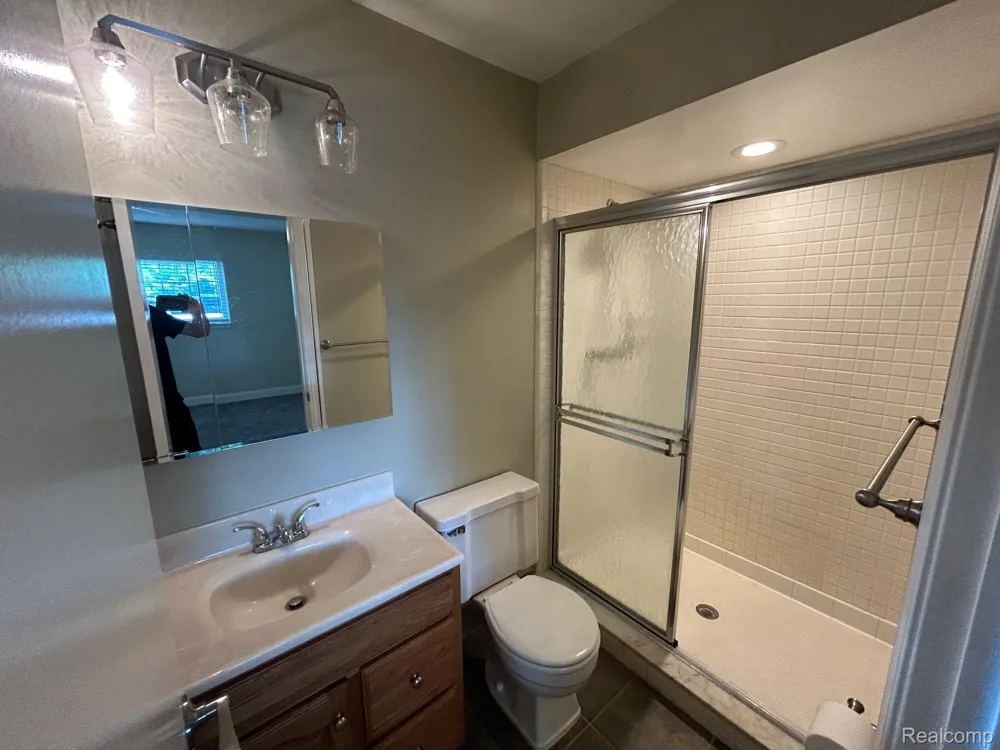 683 E FOX HILLS DRIVE Bloomfield Charter Township, MI 48304