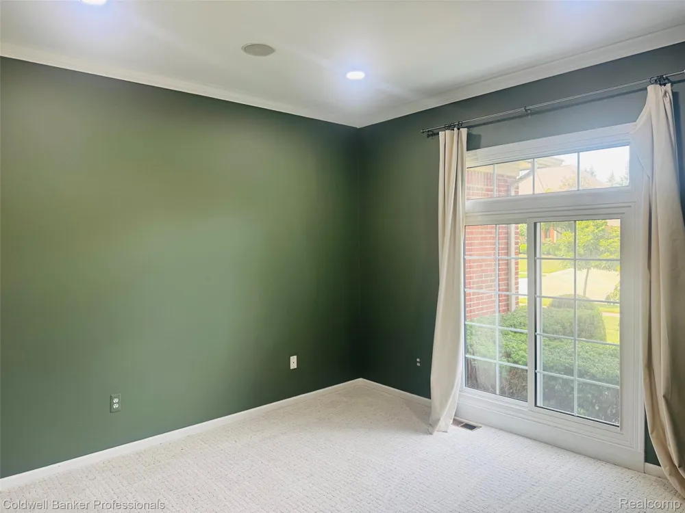 171 Millstone Drive Troy City, MI 48084
