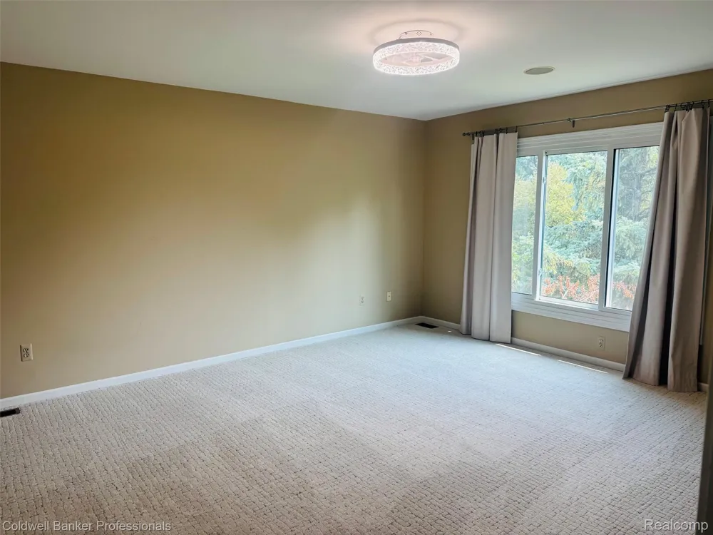 171 Millstone Drive Troy City, MI 48084