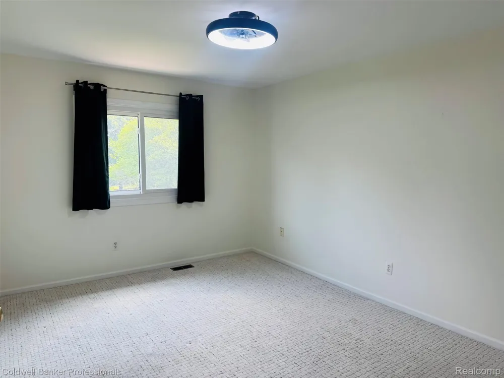 171 Millstone Drive Troy City, MI 48084