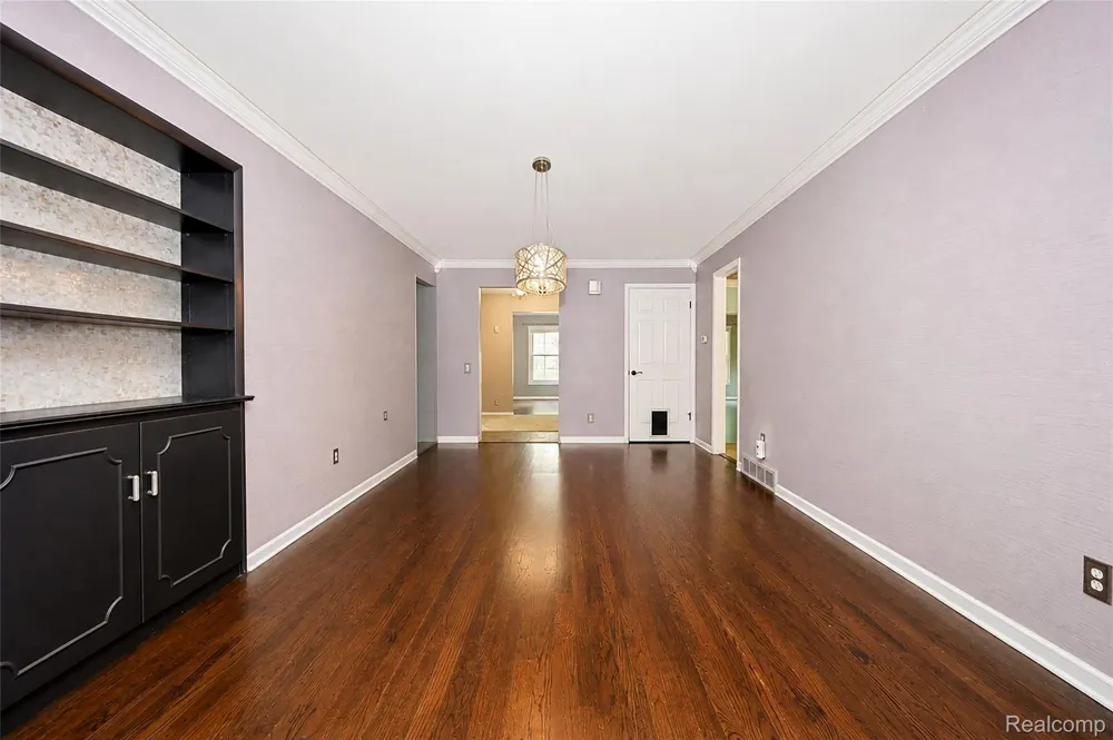 31310 Foxboro Way Beverly Hills Village, MI 48025