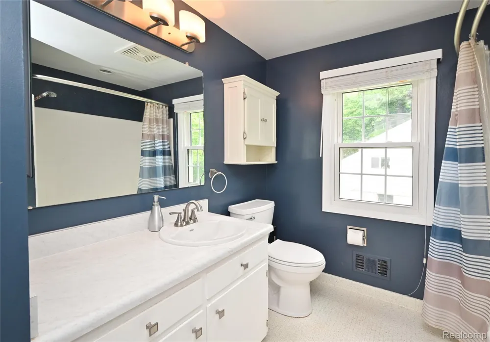31310 Foxboro Way Beverly Hills Village, MI 48025