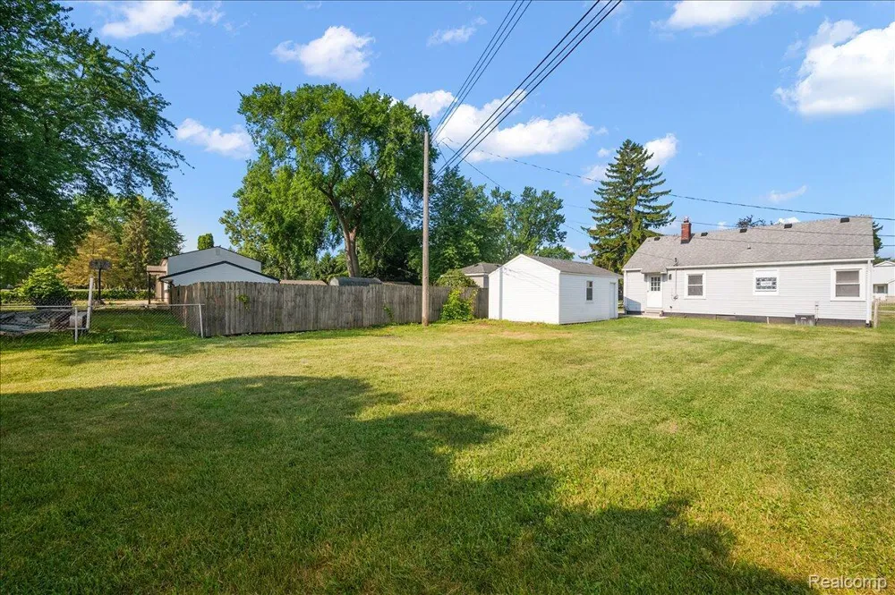 29606 S River Road Harrison Charter Township, MI 48045