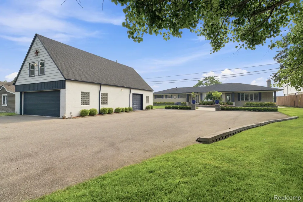 49860 Miller Court Chesterfield Township, MI 48047