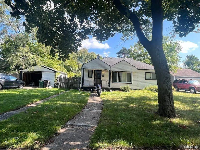 20760 Ridgedale Street Oak Park City, MI 48237