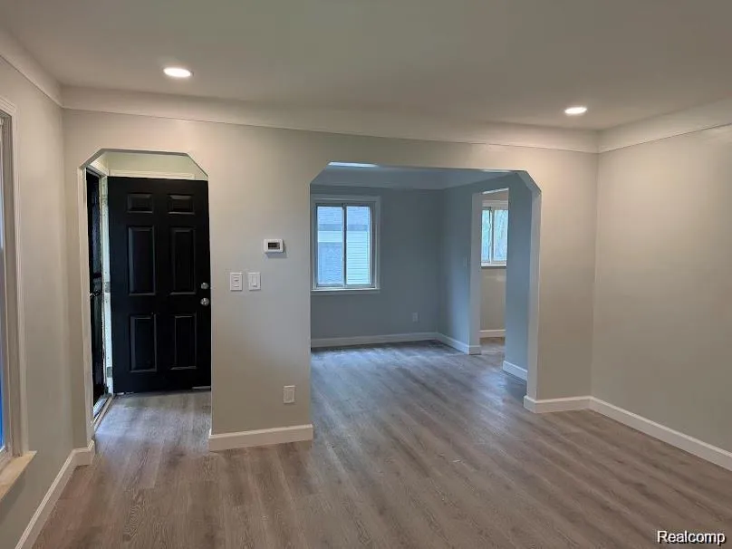 20760 Ridgedale Street Oak Park City, MI 48237