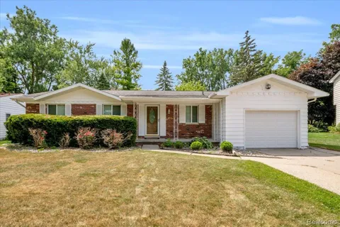 1933 Tamarisk Drive