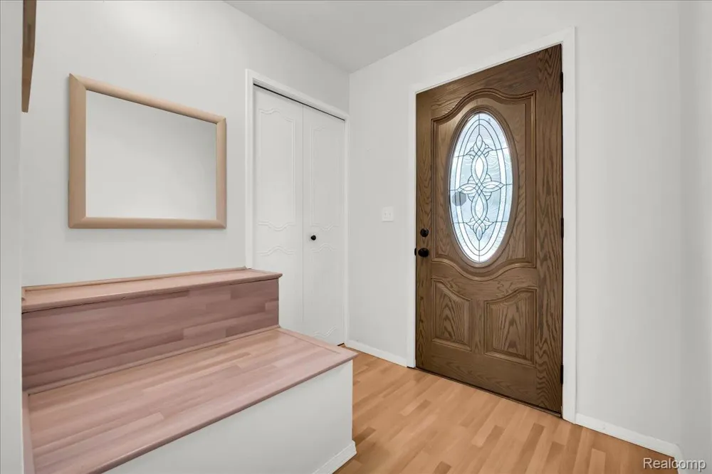 1933 Tamarisk Drive East Lansing City, MI 48823