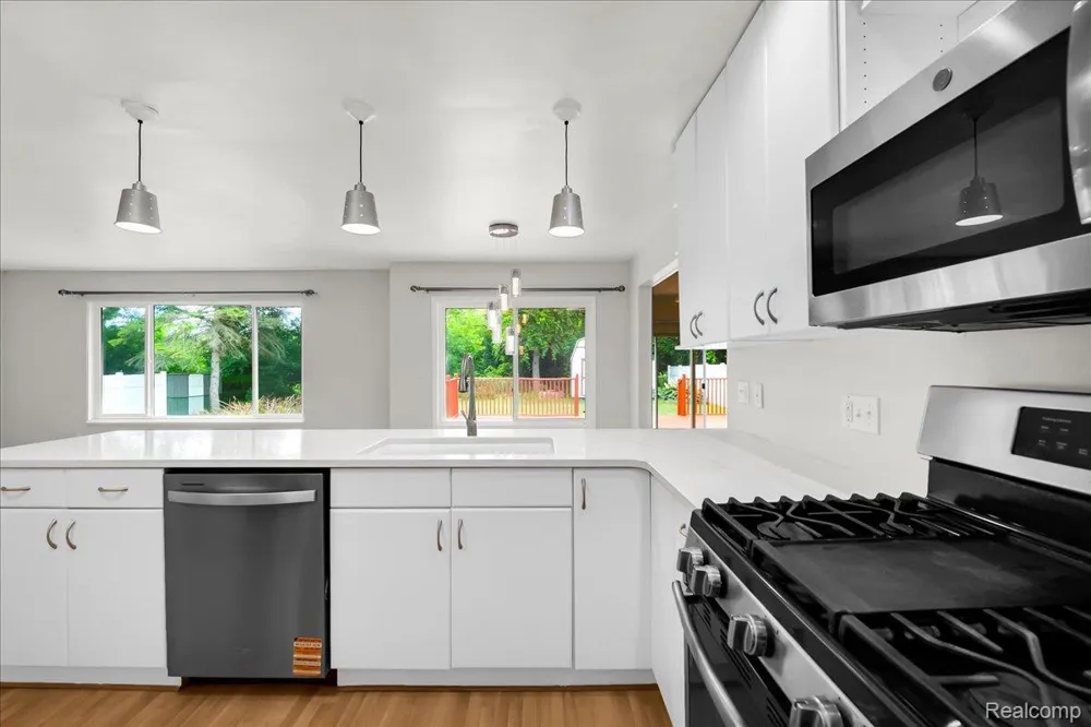1933 Tamarisk Drive East Lansing City, MI 48823