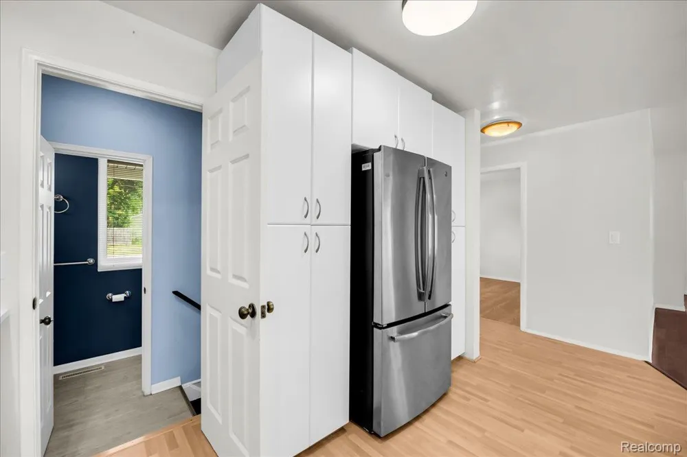 1933 Tamarisk Drive East Lansing City, MI 48823