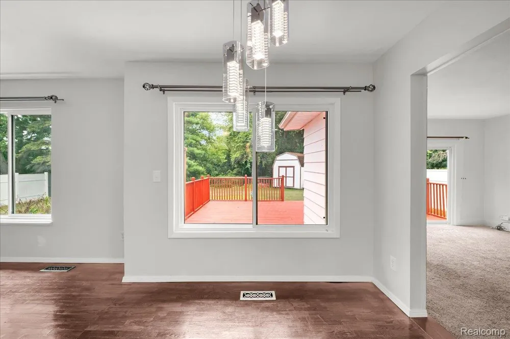 1933 Tamarisk Drive East Lansing City, MI 48823