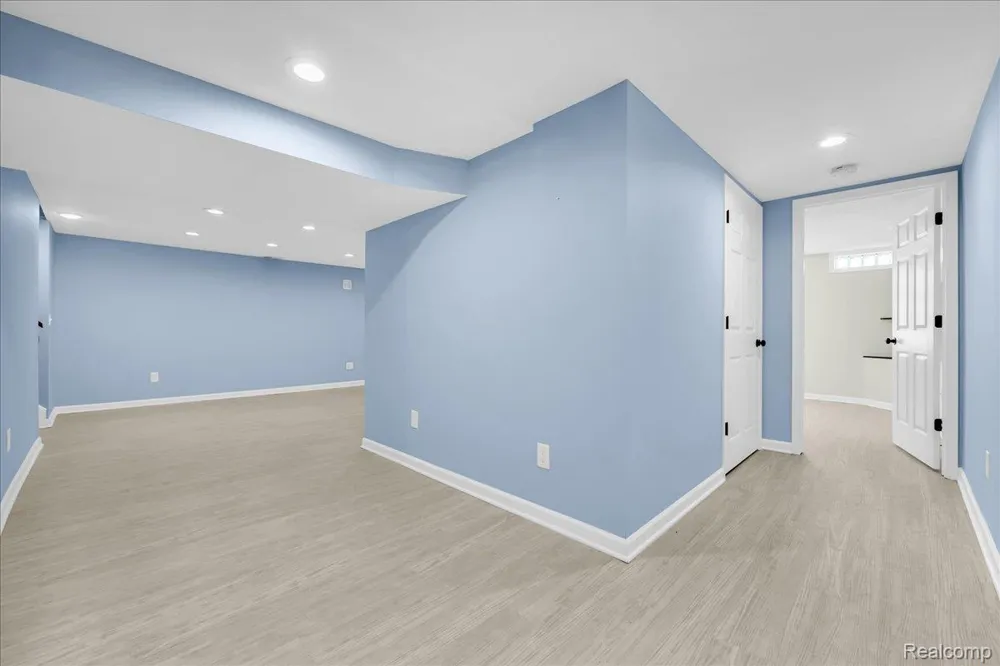 1933 Tamarisk Drive East Lansing City, MI 48823