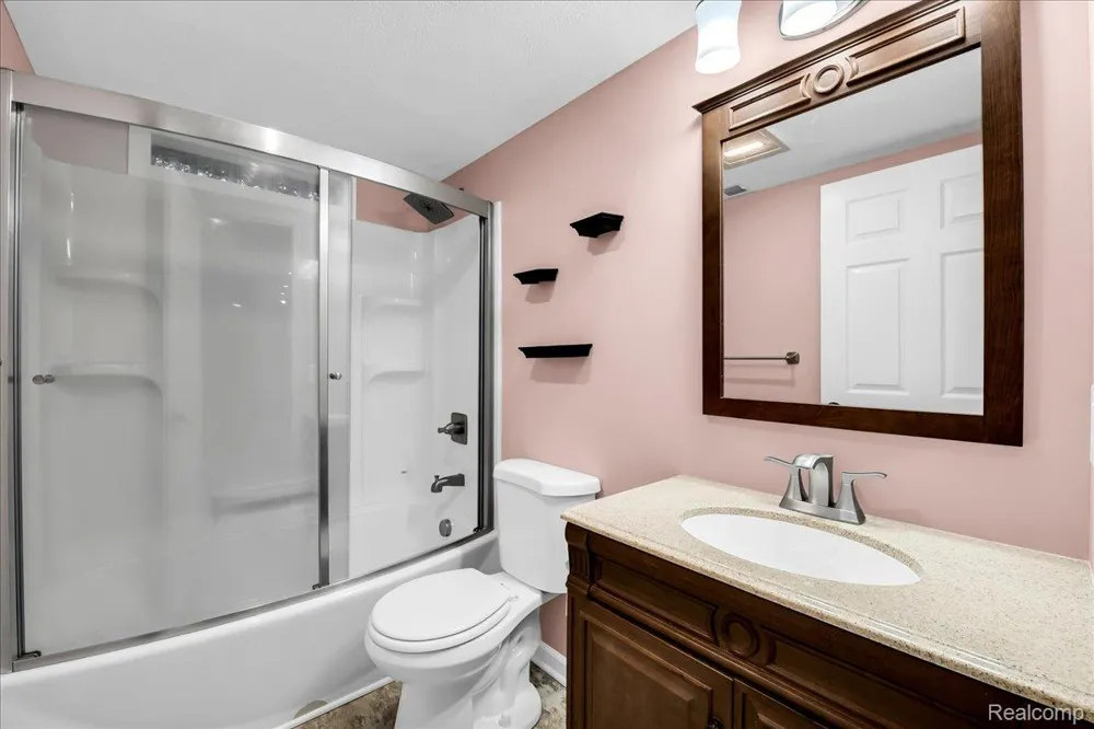 1933 Tamarisk Drive East Lansing City, MI 48823