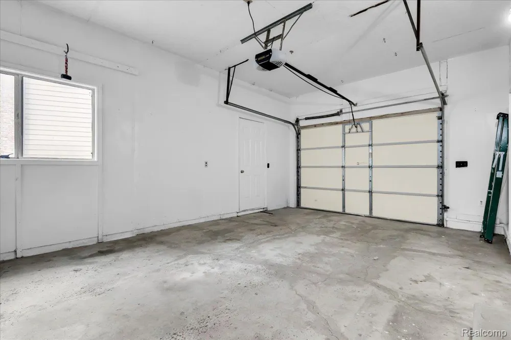 1933 Tamarisk Drive East Lansing City, MI 48823