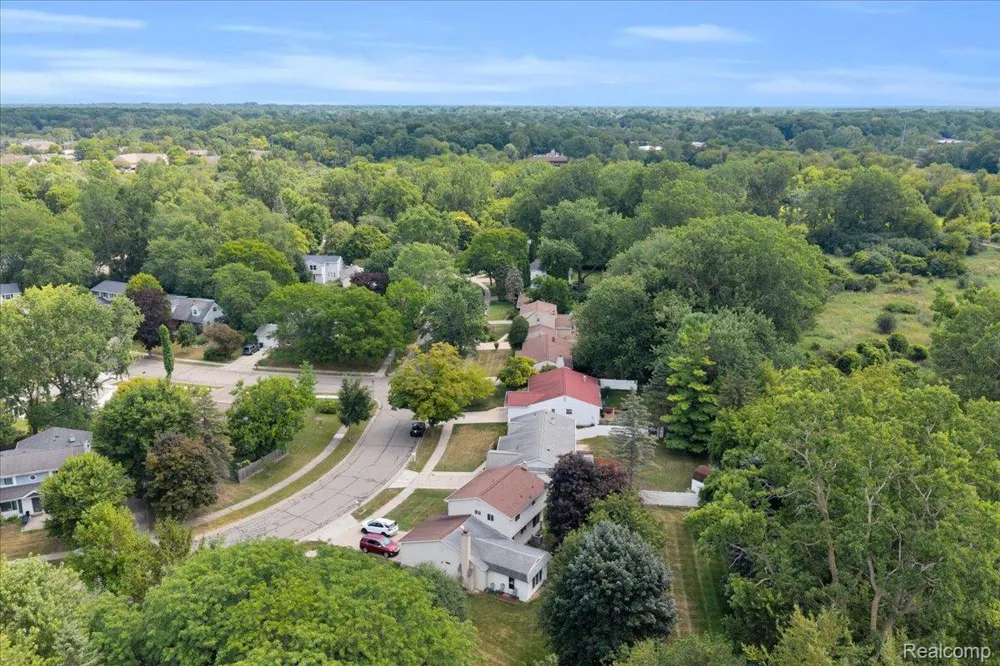 1933 Tamarisk Drive East Lansing City, MI 48823