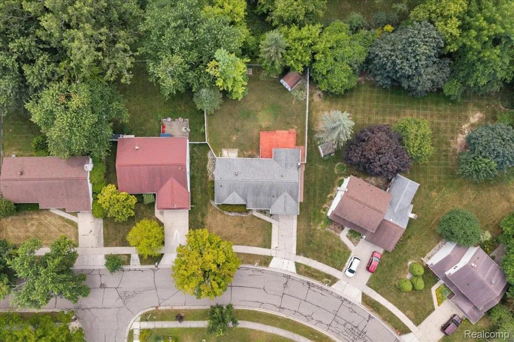1933 Tamarisk Drive East Lansing City, MI 48823