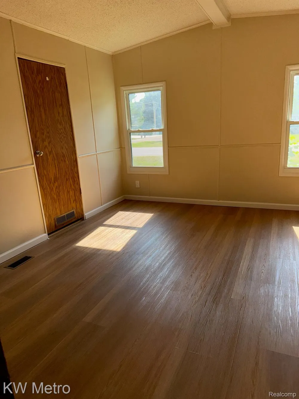 3520 Hogarth Avenue Flint Charter Township, MI 48532