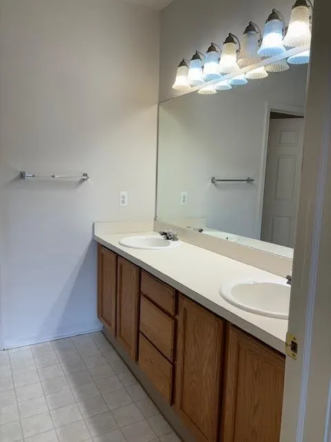 1452 Fox Pointe Circle Pittsfield Charter Township, MI 48108