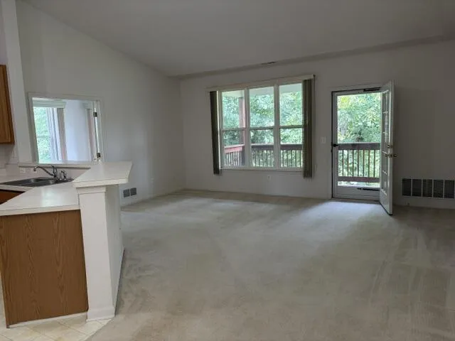 1452 Fox Pointe Circle Pittsfield Charter Township, MI 48108