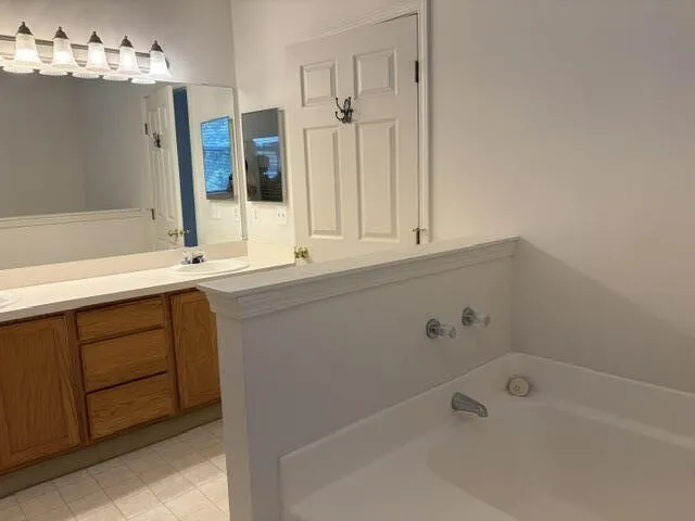 1452 Fox Pointe Circle Pittsfield Charter Township, MI 48108