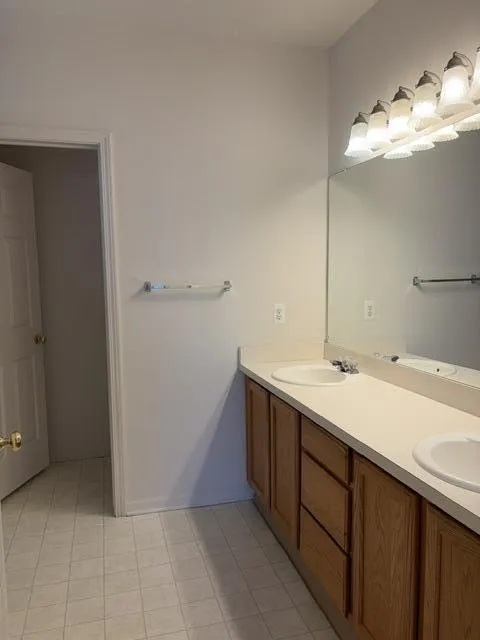 1452 Fox Pointe Circle Pittsfield Charter Township, MI 48108
