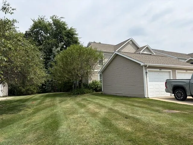 1452 Fox Pointe Circle Pittsfield Charter Township, MI 48108