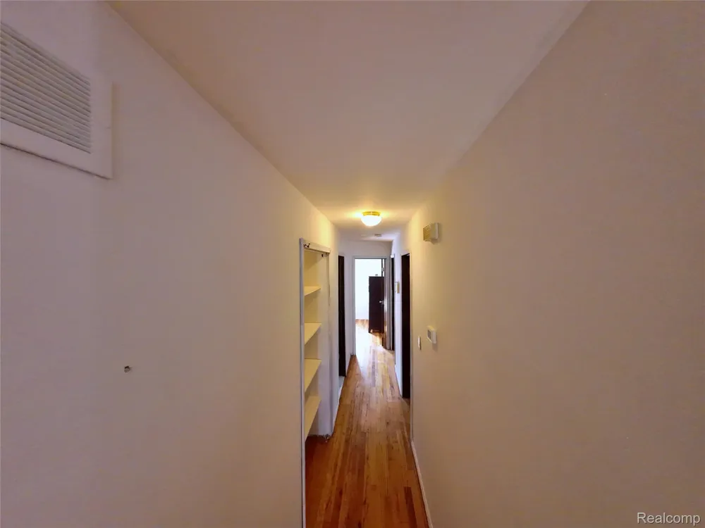 21819 Beechwood Avenue Eastpointe City, MI 48021