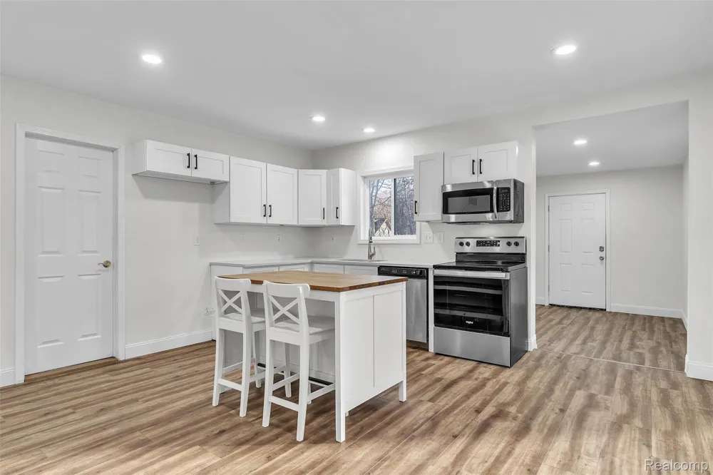 8165 Leonard Drive Holly Township, MI 48442